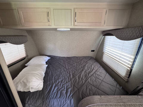 2018 Winnebago 1706FB