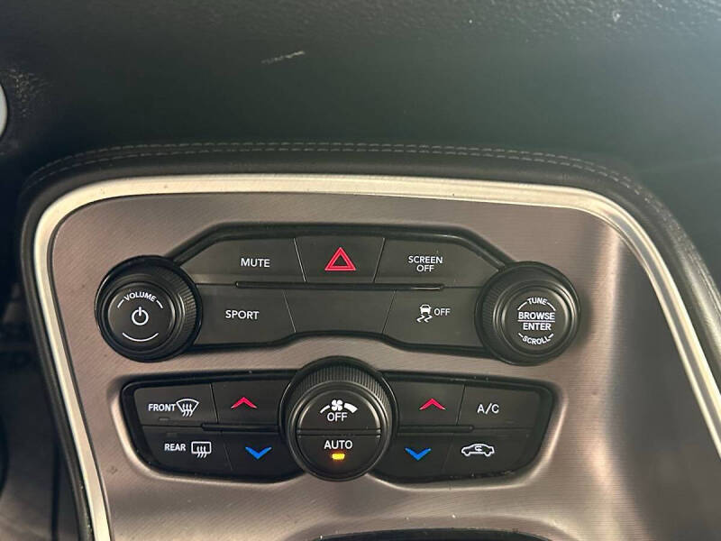 2020 Dodge Challenger SXT