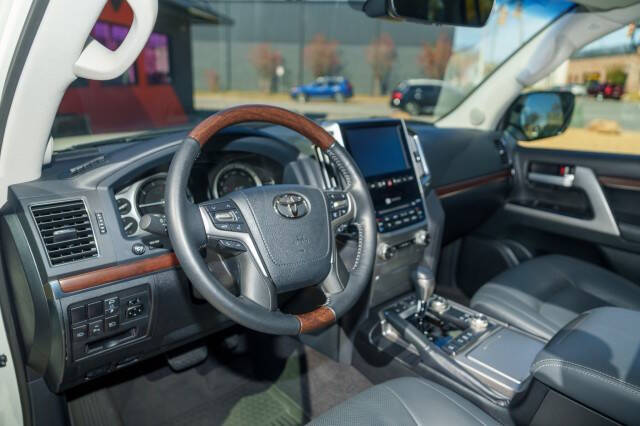 2021 Toyota Land Cruiser