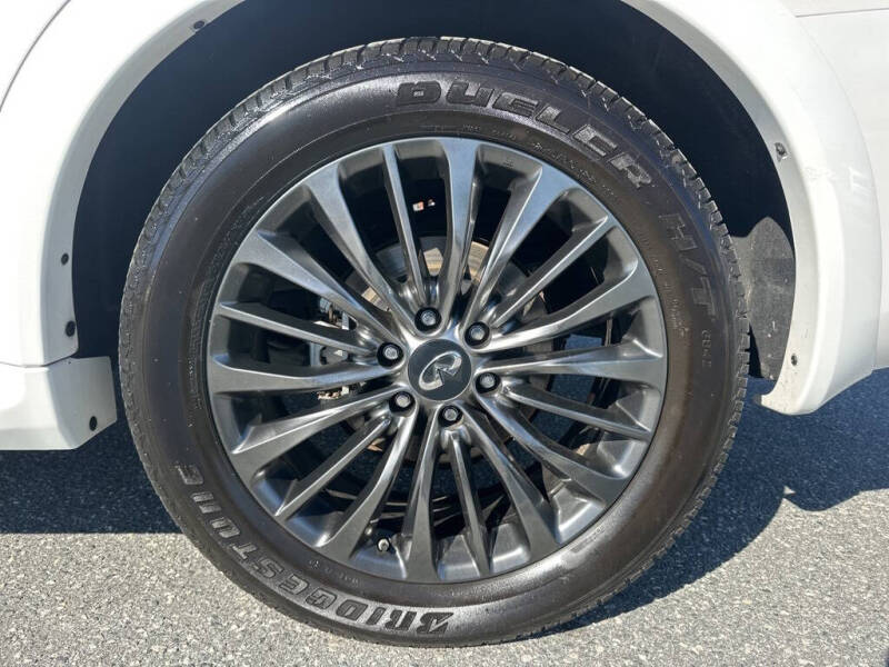 2023 Infiniti QX80 Premium Select