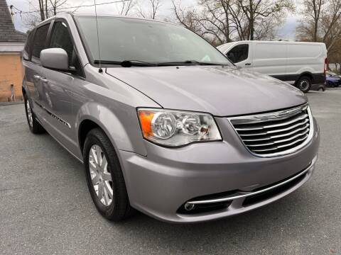 2015 Chrysler Town and Country for sale at Dracut's Car Connection in Methuen MA