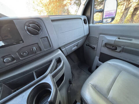 2011 Ford E-Series E-350 SD