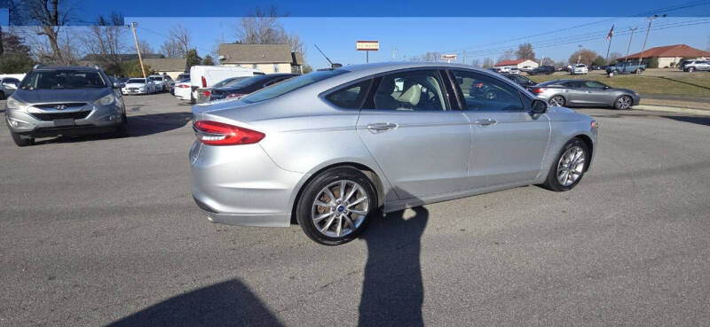 2017 Ford Fusion SE