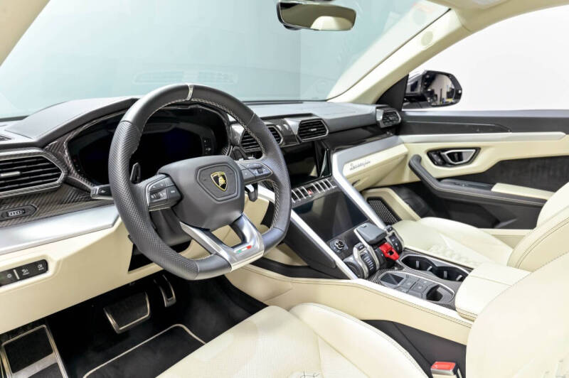 2020 Lamborghini Urus