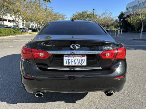 2015 Infiniti Q50 Premium