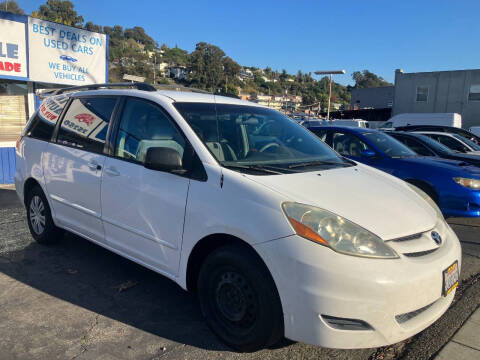 2006 Toyota Sienna LE 8 Passenger