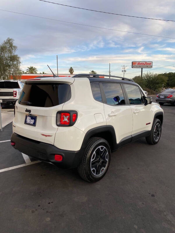 2017 Jeep Renegade Trailhawk photo 5