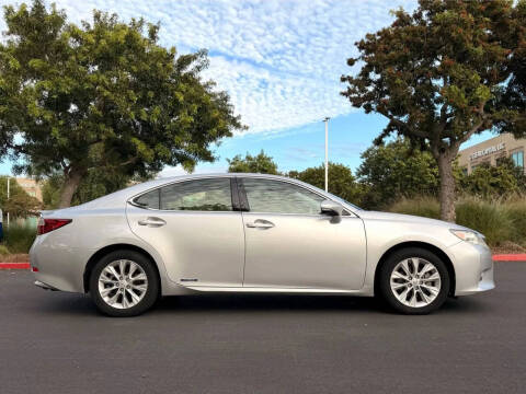 2013 Lexus ES 300h