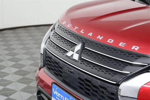 2024 Mitsubishi Outlander ES