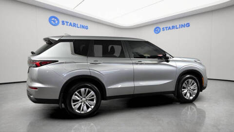 2025 Mitsubishi Outlander ES