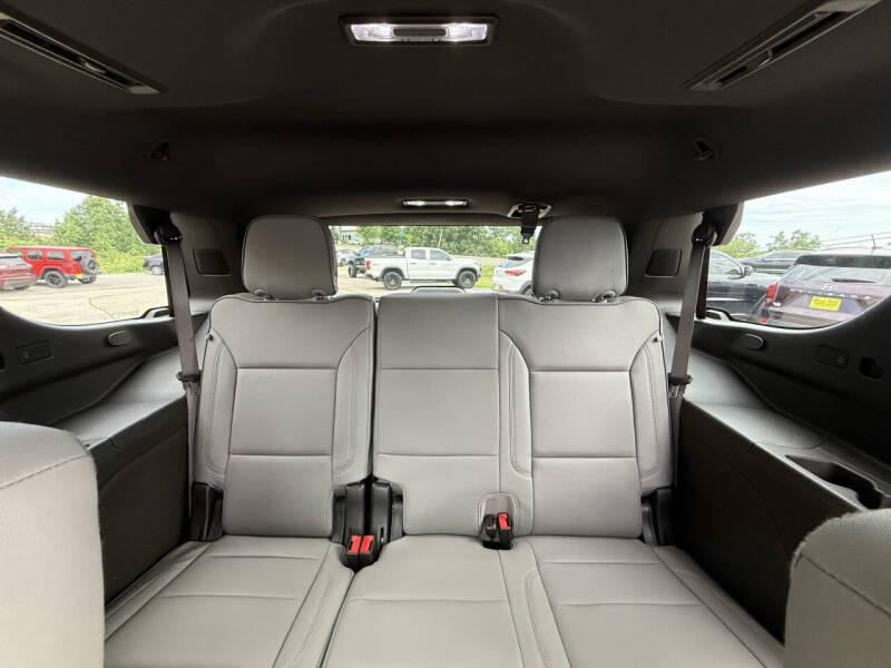 2025 GMC Yukon Elevation