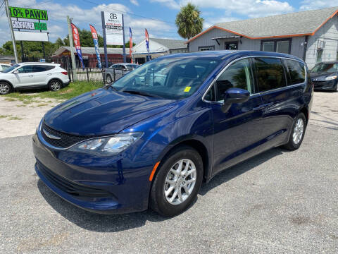 2017 Chrysler Pacifica for sale at AUTOBAHN MOTORSPORTS INC in Orlando FL