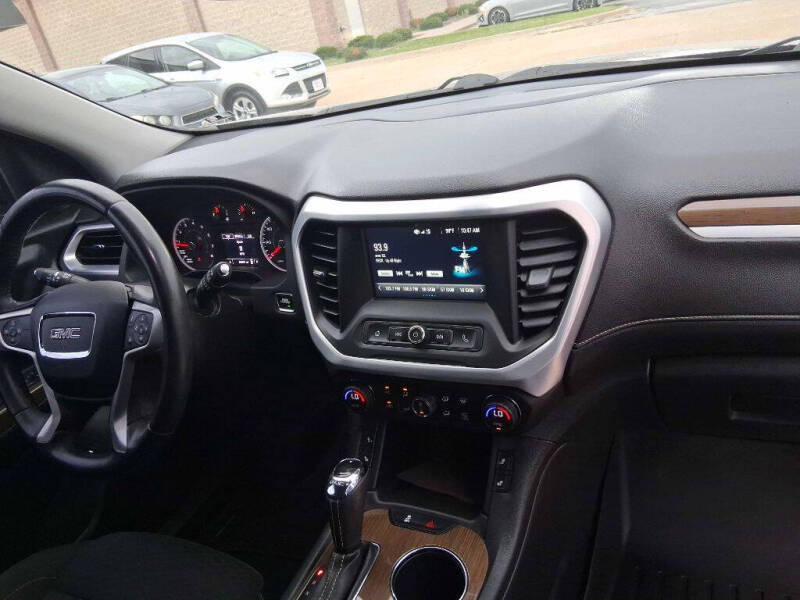 2018 GMC Acadia SLE-2