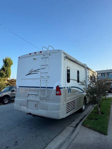 2004 Winnebago Adventurer