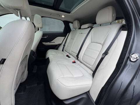 2017 Jaguar F-PACE 35t Prestige