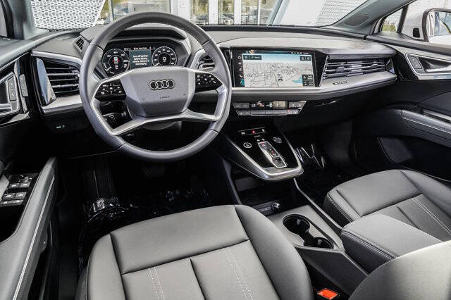 2024 Audi Q4 e-tron quattro Premium Plus 55