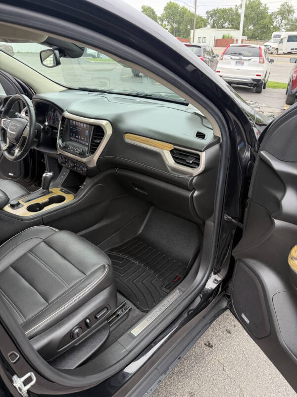 2017 GMC Acadia Denali