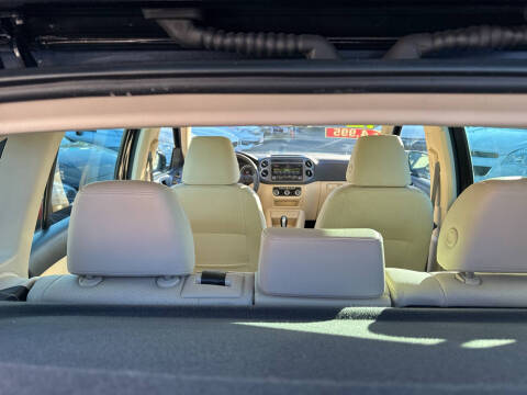 2012 Volkswagen Tiguan LE