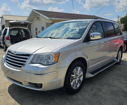 2008 Chrysler Town and Country for sale at Adan Auto Credit in Effingham IL