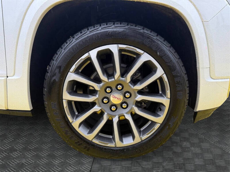 2022 GMC Acadia Denali