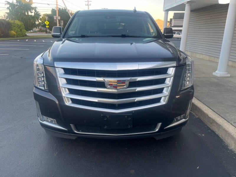 2016 Cadillac Escalade Luxury Collection