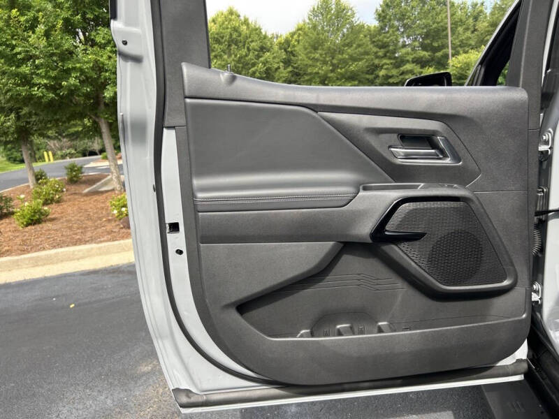 2025 Chevrolet Silverado EV LT