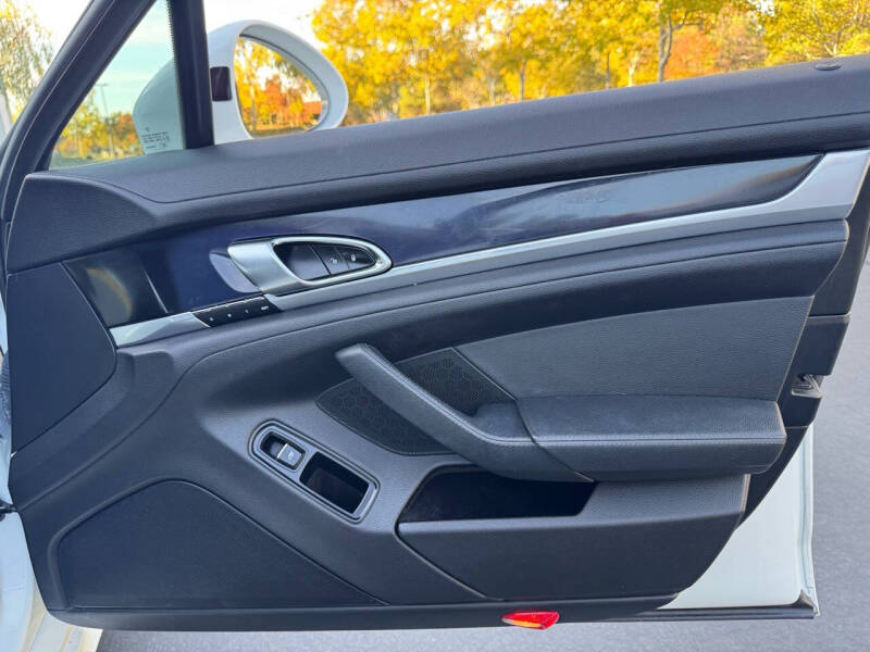 2015 Porsche Panamera