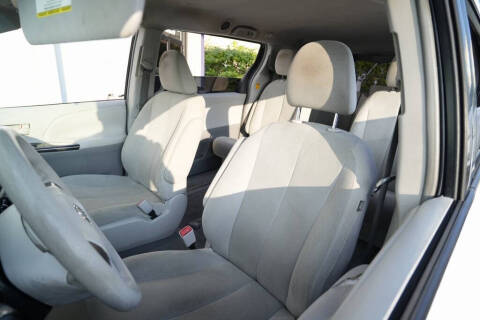 2011 Toyota Sienna Base 7-Passenger
