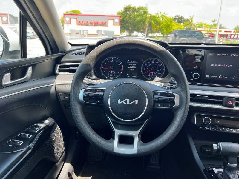 2022 Kia K5 LXS photo 19