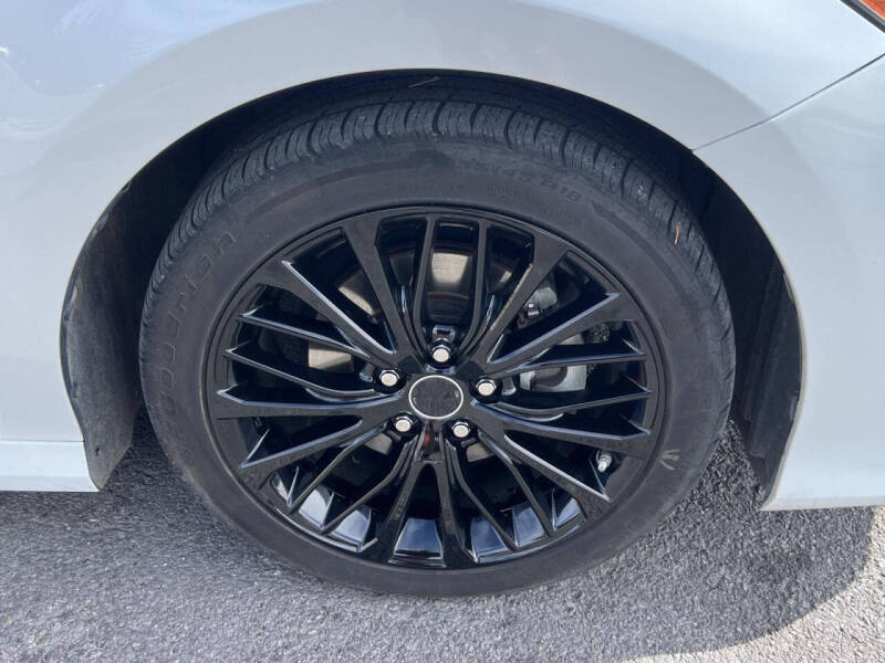 2019 Toyota Camry Hybrid XLE