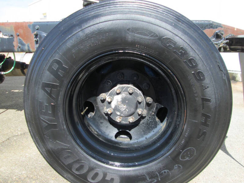 2005 Freightliner Business class M2