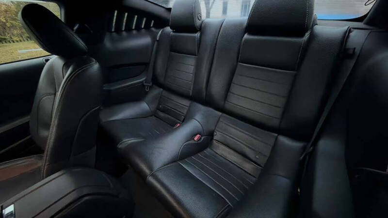 2012 Ford Mustang V6 Premium