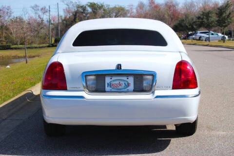 2004 Lincoln Town Car