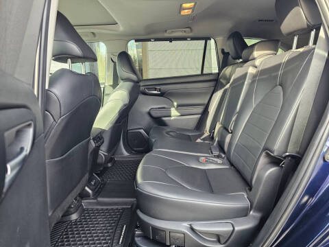 2023 Toyota Highlander Hybrid XLE