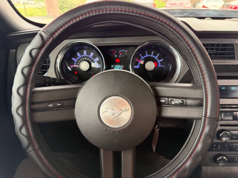 2010 Ford Mustang V6