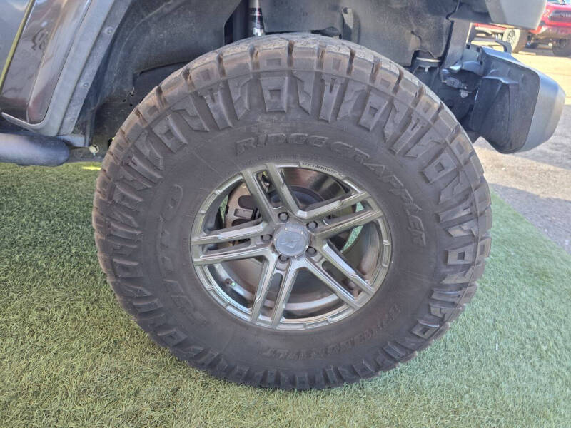 2020 Jeep Wrangler Unlimited Sahara Altitude