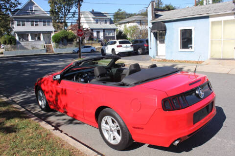 2014 Ford Mustang V6