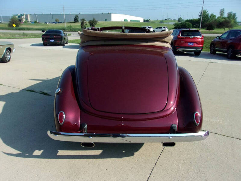 1938 Ford 81A 85 De Luxe Series