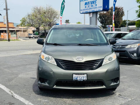 2012 Toyota Sienna Base 7-Passenger