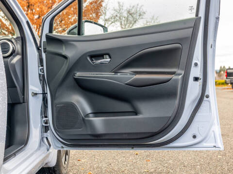 2024 Nissan Versa SR