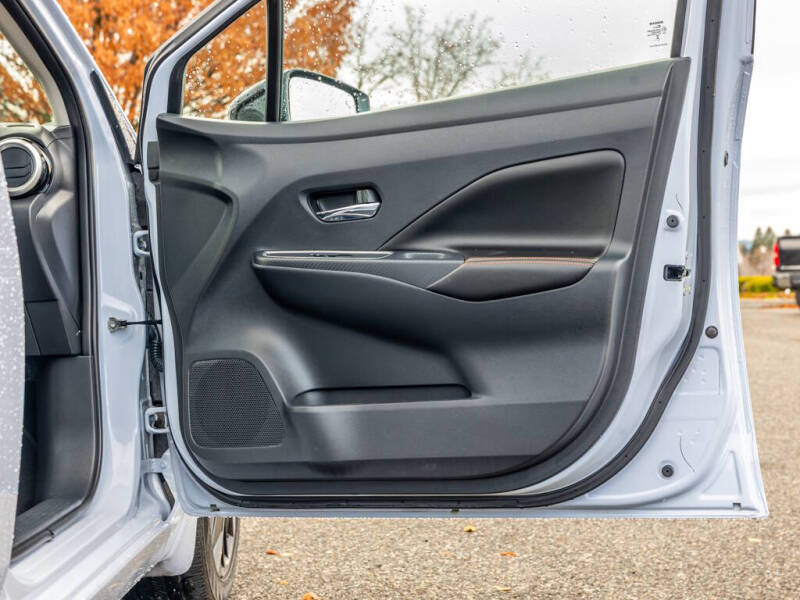 2024 Nissan Versa SR