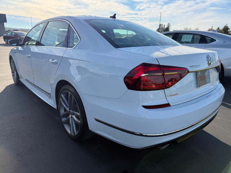 2017 Volkswagen Passat 1.8T R-Line