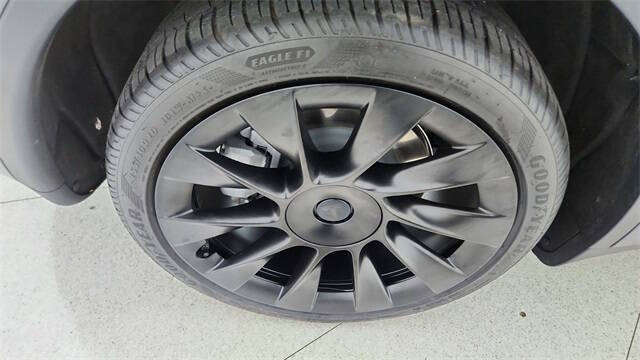 2025 Tesla Model Y Long Range