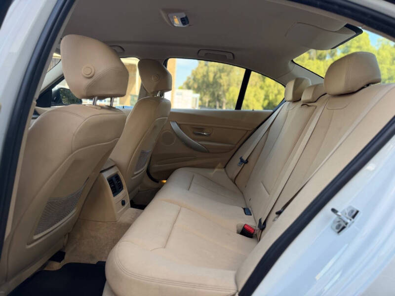 2012 BMW 3 Series 328i