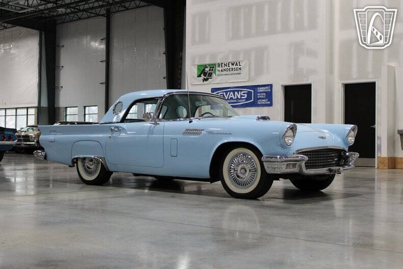 1957 Ford Thunderbird