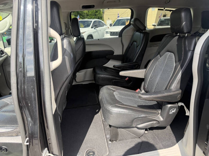 2020 Chrysler Pacifica Touring L