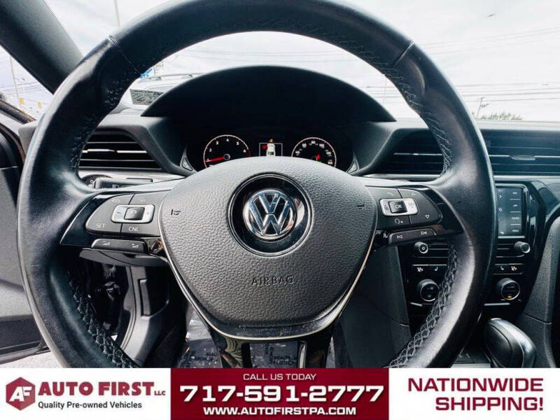 2021 Volkswagen Passat R-Line