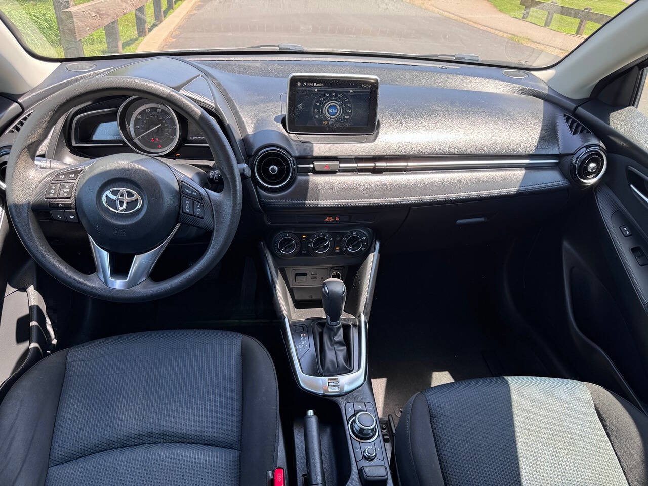 2018 Toyota Yaris iA 12