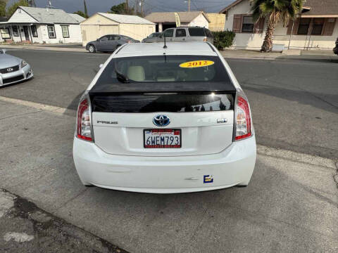 2012 Toyota Prius Two