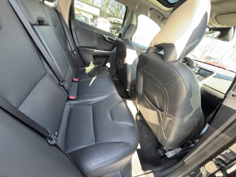 2016 Volvo XC60 T6 Drive-E